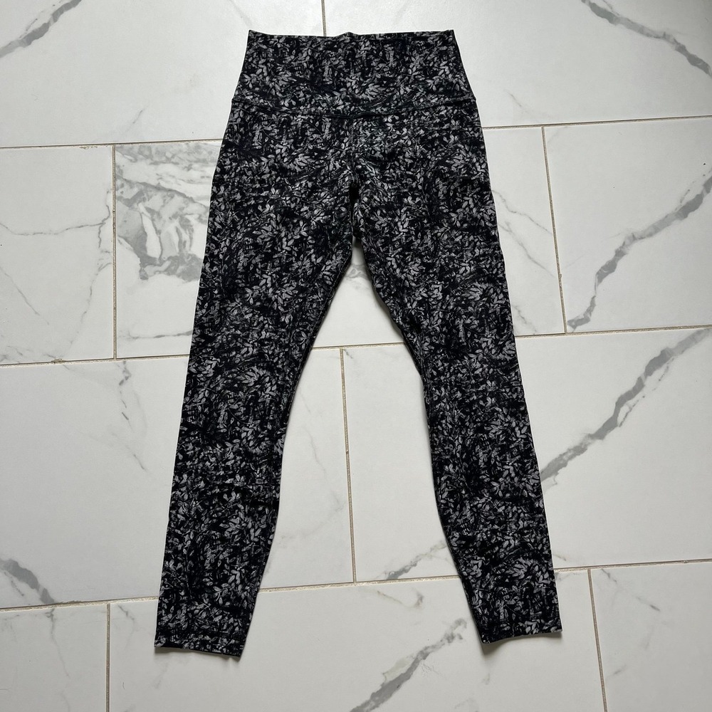 Lululemon align leggings 25' size 6 Venture Floral Alpine White Black print
